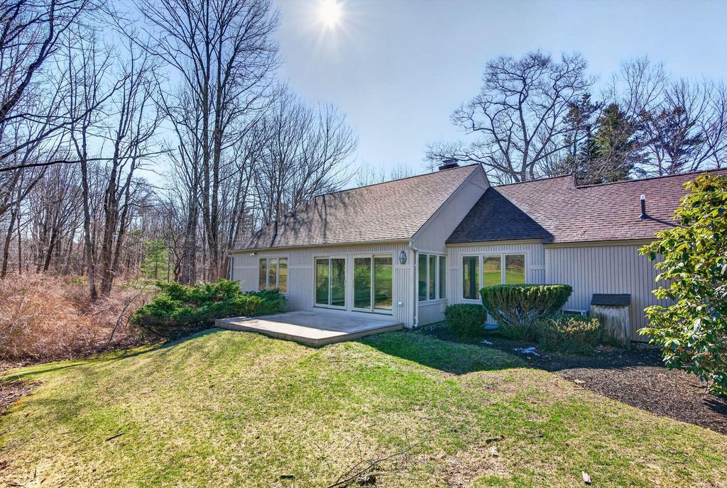 Photo of 1 Wildwood Drive SW #1, Cape Elizabeth, ME 04107 (MLS # 1658031)