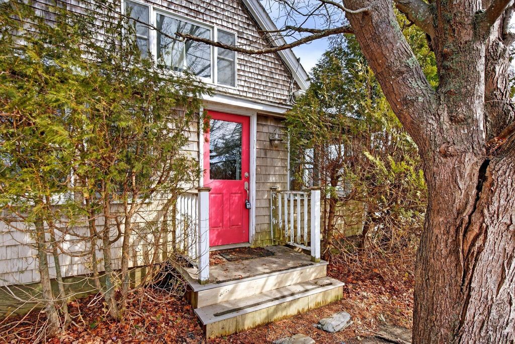 Photo of 52 Two Lights Road, Cape Elizabeth, ME 04107 (MLS # 1653968)