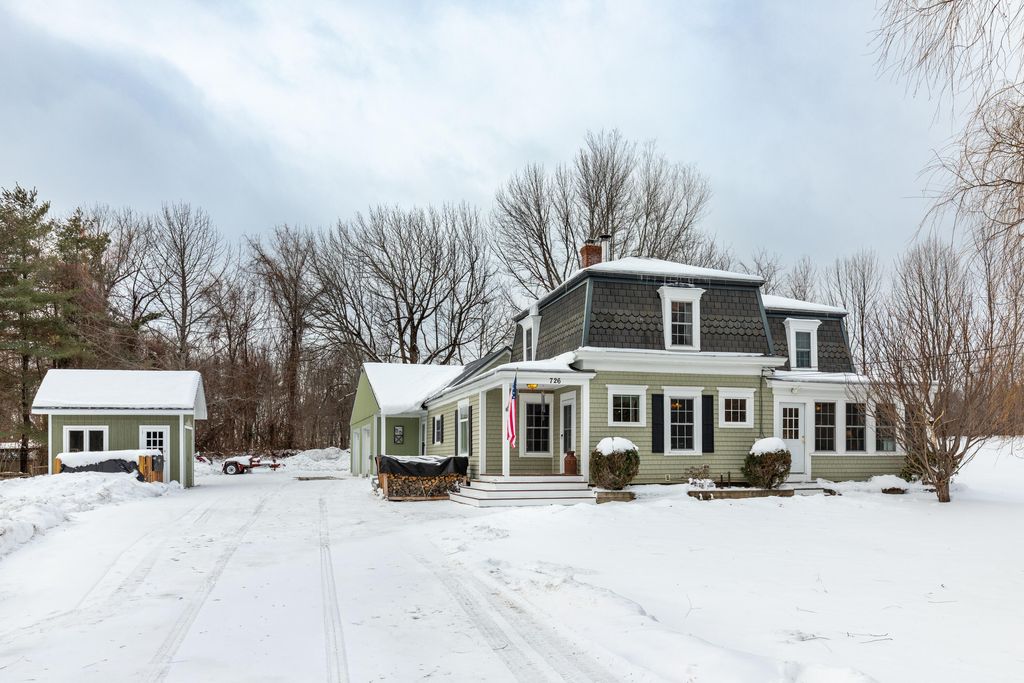 Photo of 726 W Auburn Road, Auburn, ME 04210 (MLS # 1648640)