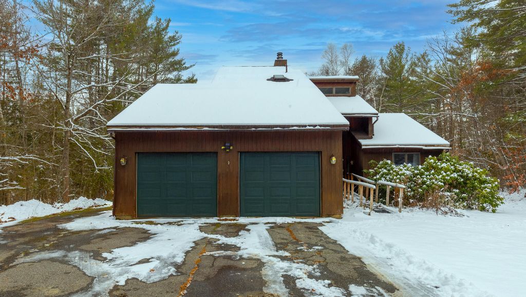 Photo of 566 Deerfield Drive, Hermon, ME 04401 (MLS # 1648751)