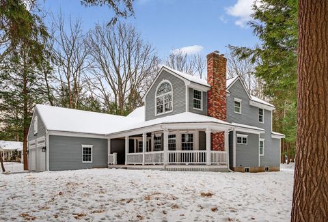 Photo of 14 Vines Road, Saco, ME 04072 (MLS # 1646080)