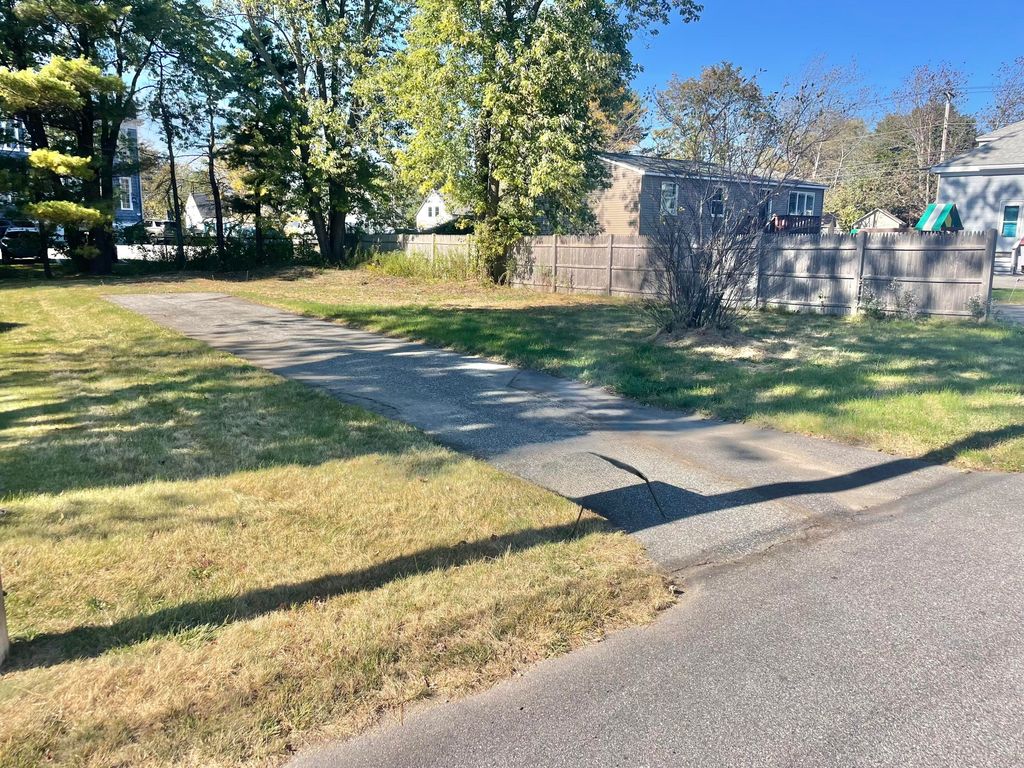 Photo of 17 b Peary Terrace, South Portland, ME 04106 (MLS # 1639649)