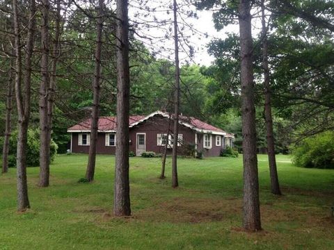 Photo of 9 Whispering Pines Circle, Wayne, ME 04284 (MLS # 1656778)