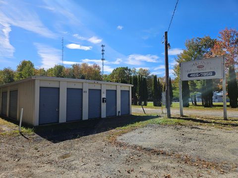 Photo of 212 High Street, Oakland, ME 04963 (MLS # 1639941) Photo of 212 High Street, Oakland, ME 04963 (MLS # 1639941)