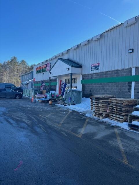 400 Narragansett Trail