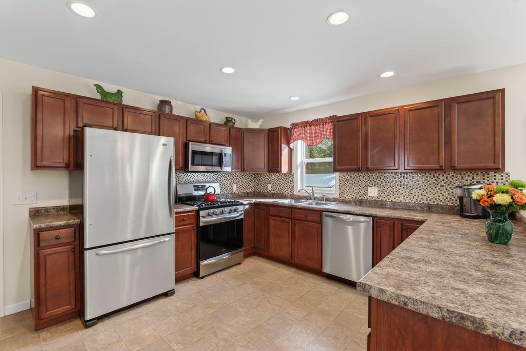 Photo of 10 Country Drive, Old Orchard Beach, ME 04064 (MLS # 1650853)