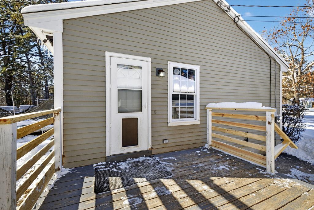 Photo of 20 Sedgewood Drive, Kennebunk, ME 04043 (MLS # 1650156)