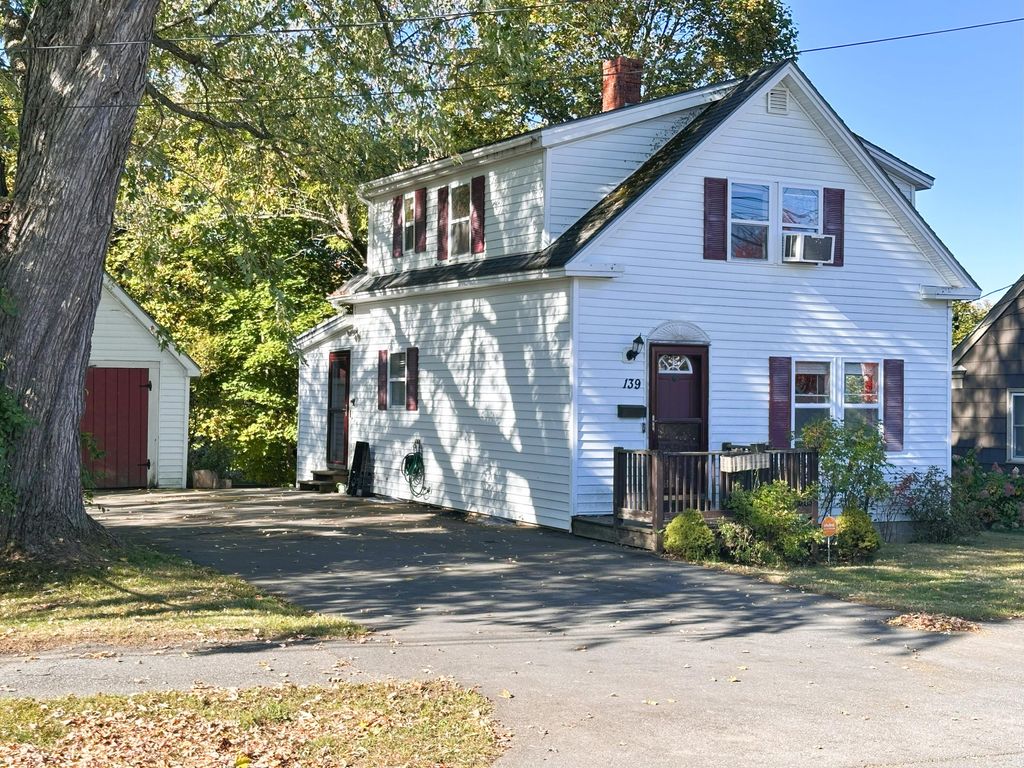 Photo of 139 Chamberlain Street, Brewer, ME 04412 (MLS # 1640167)