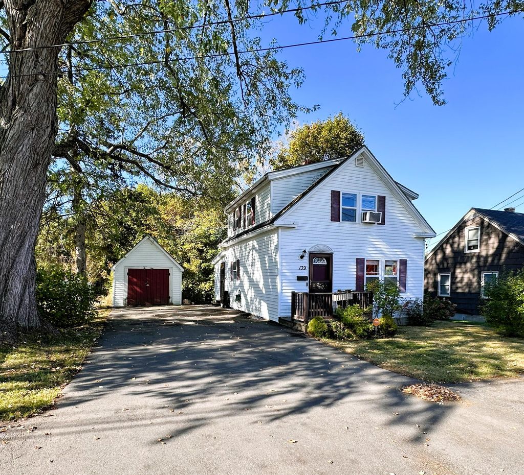 Photo of 139 Chamberlain Street, Brewer, ME 04412 (MLS # 1640167)