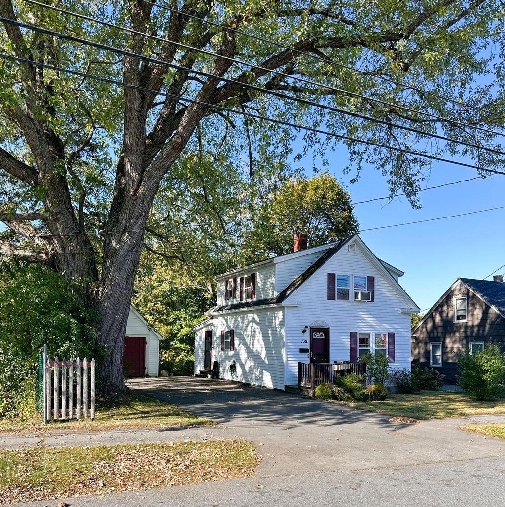 Photo of 139 Chamberlain Street, Brewer, ME 04412 (MLS # 1640167)