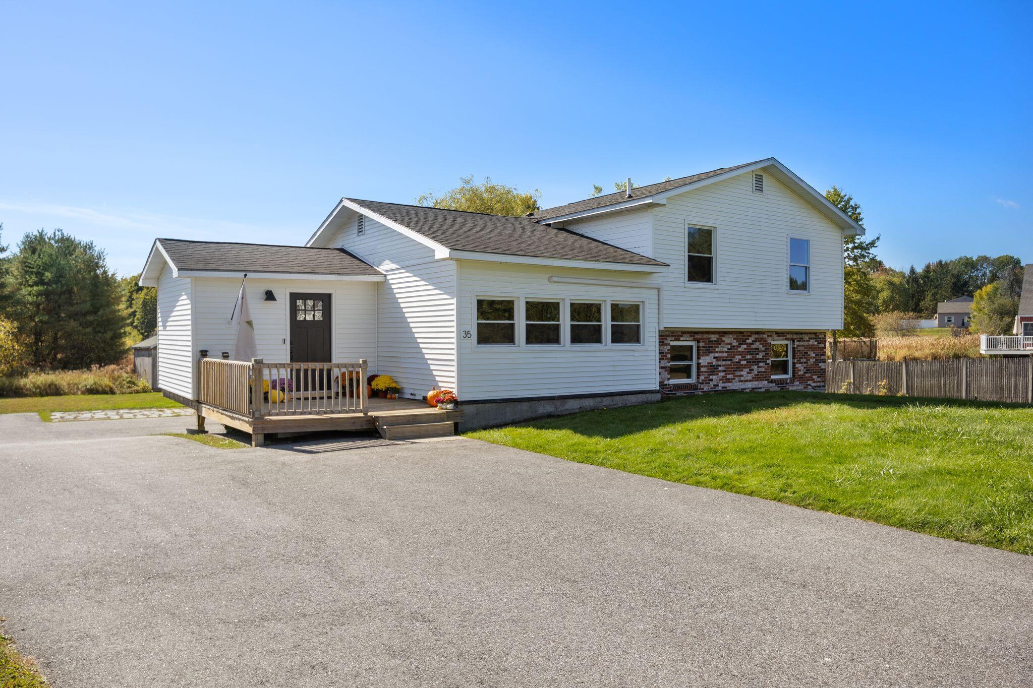 35_Longmeadow_Dr_03
