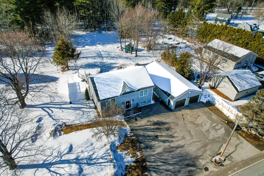 Photo of 1176 Kenduskeag Avenue, Bangor, ME 04401 (MLS # 1652825)