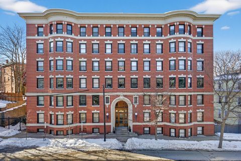 Photo of 180 High Street #24, Portland, ME 04101 (MLS # 1651857)