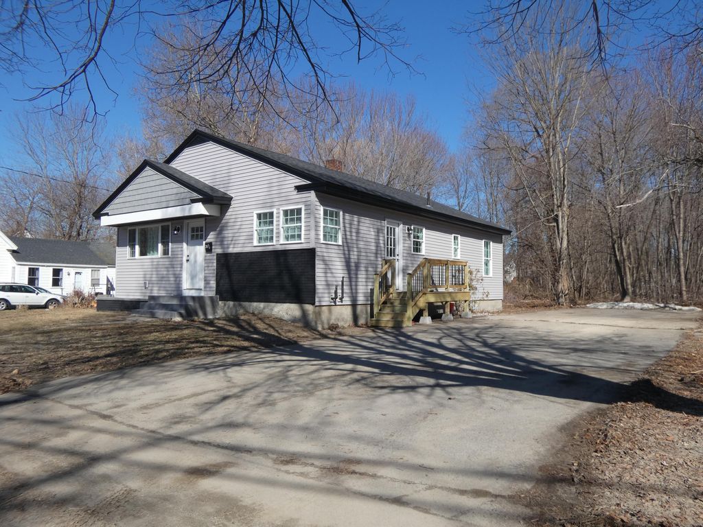 Photo of 28.5 Elm Street, Fairfield, ME 04937 (MLS # 1654256)