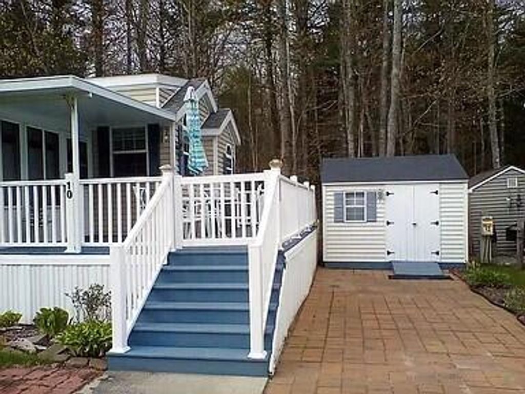 Photo of 10 Seacoast Lane, Old Orchard Beach, ME 04064 (MLS # 1659792)