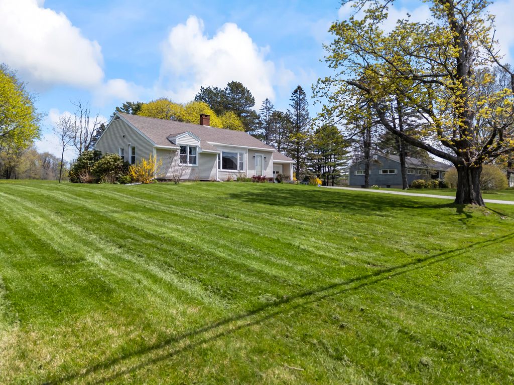 Photo of 12 Samoset Road, Rockland, ME 04841 (MLS # 1662110)