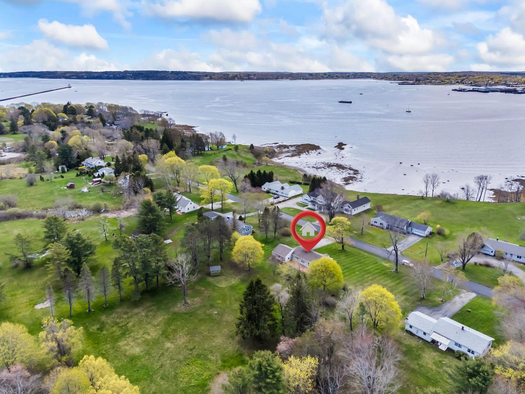 Photo of 12 Samoset Road, Rockland, ME 04841 (MLS # 1662110)