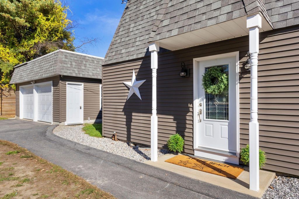 Photo of 12 Bay Village Road, Naples, ME 04055 (MLS # 1640269)