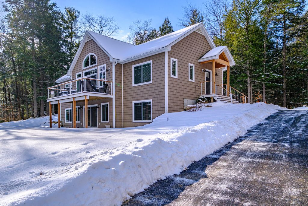 Photo of 5 Whippoorwill Drive, Naples, ME 04055 (MLS # 1650242)