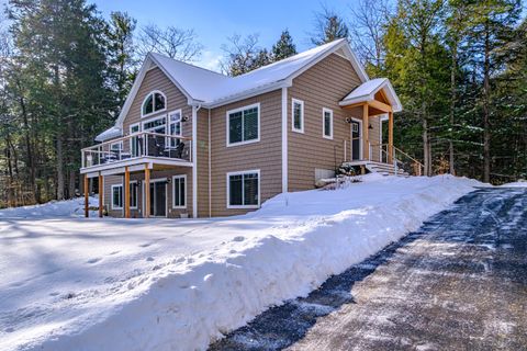 Photo of 5 Whippoorwill Drive, Naples, ME 04055 (MLS # 1650242)