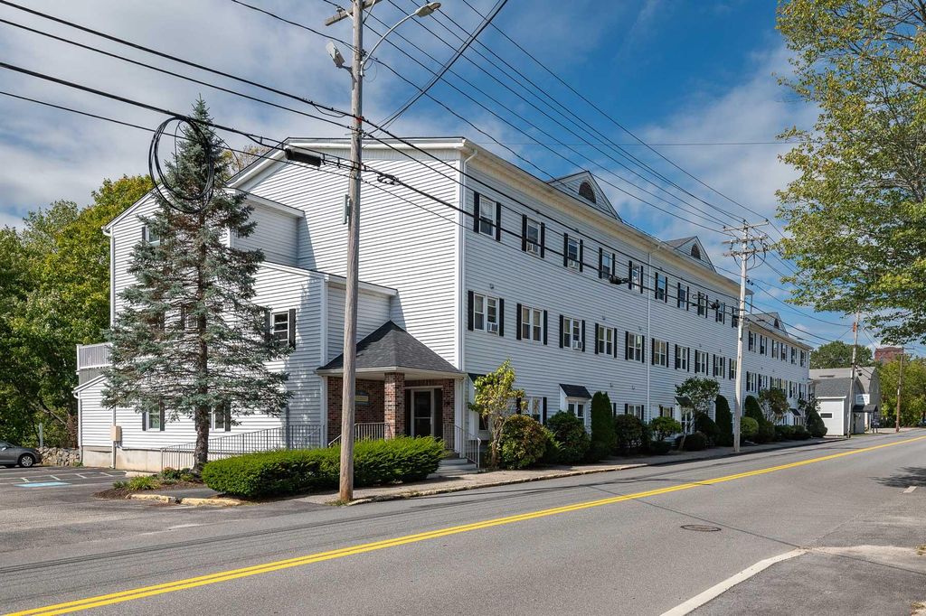 Photo of 17 Water Street #9, Kennebunk, ME 04043 (MLS # 1638012)