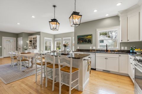 Photo of 2 Franklin Circle, Cape Elizabeth, ME 04107 (MLS # 1656048)