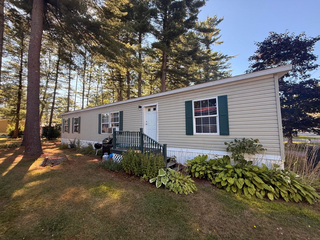 Photo of 31 Franklin Parkway, Brunswick, ME 04011 (MLS # 1652258)