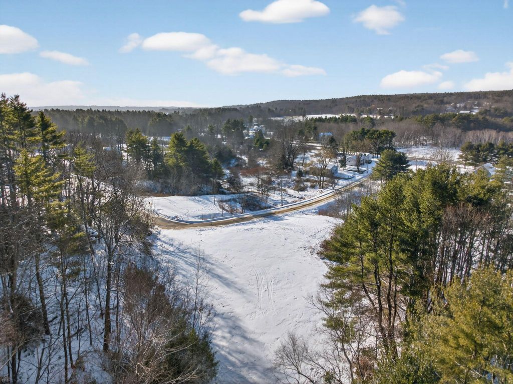 Photo of 6 Eastern Avenue, Falmouth, ME 04105 (MLS # 1648746)