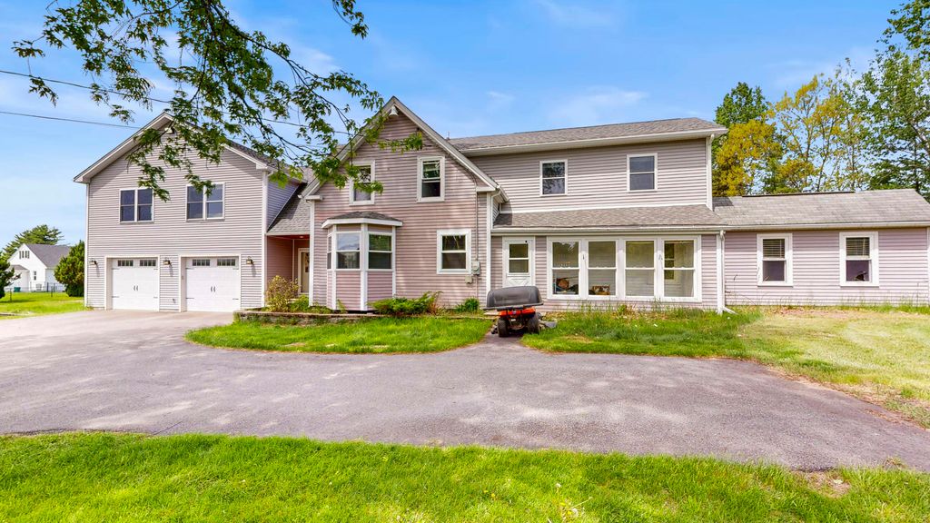 Photo of 136 Hogan Road, Lewiston, ME 04240 (MLS # 1663551)