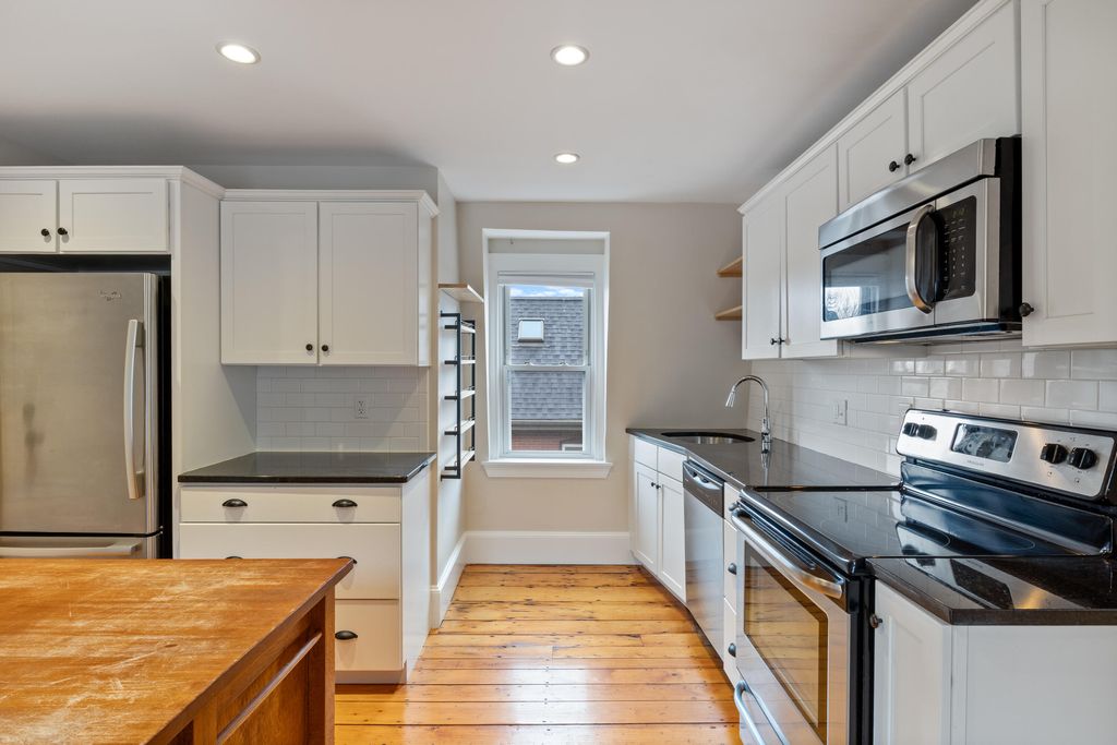 Photo of 112 Clark Street #3, Portland, ME 04102 (MLS # 1660697)
