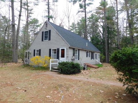 Photo of 15 Lakeview Drive, New Gloucester, ME 04260 (MLS # 1662033)