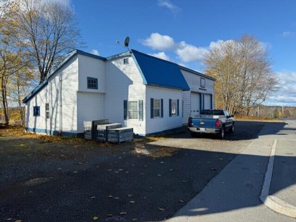 Photo of 2 Atlantic Highway, Thomaston, ME 04861 (MLS # 1642715)