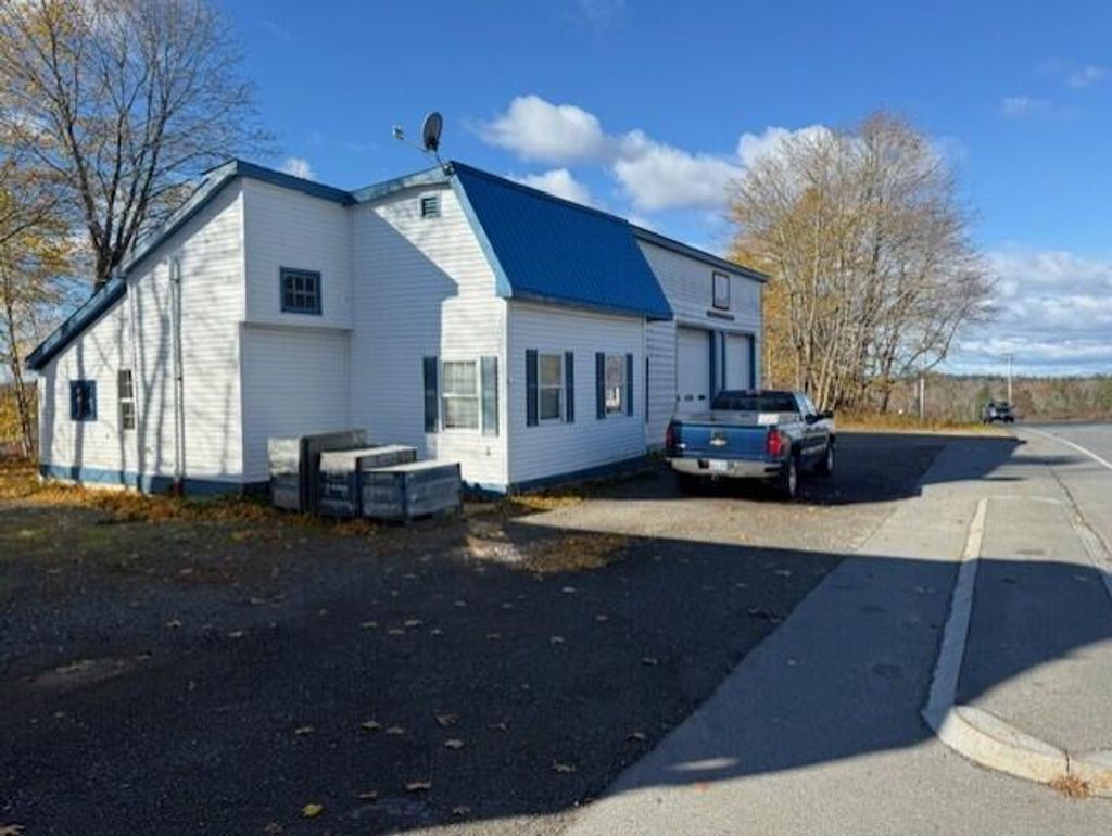 Photo of 2 Atlantic Highway, Thomaston, ME 04861 (MLS # 1642715)