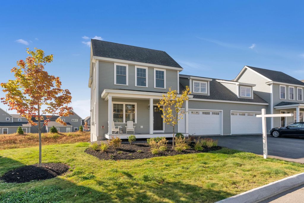 Photo of 127 Falcon Crest Drive #4, Gorham, ME 04038 (MLS # 1638261)