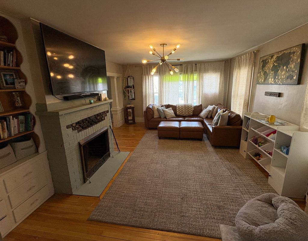 Photo of 11 Barrows Street, Paris, ME 04281 (MLS # 1653164)