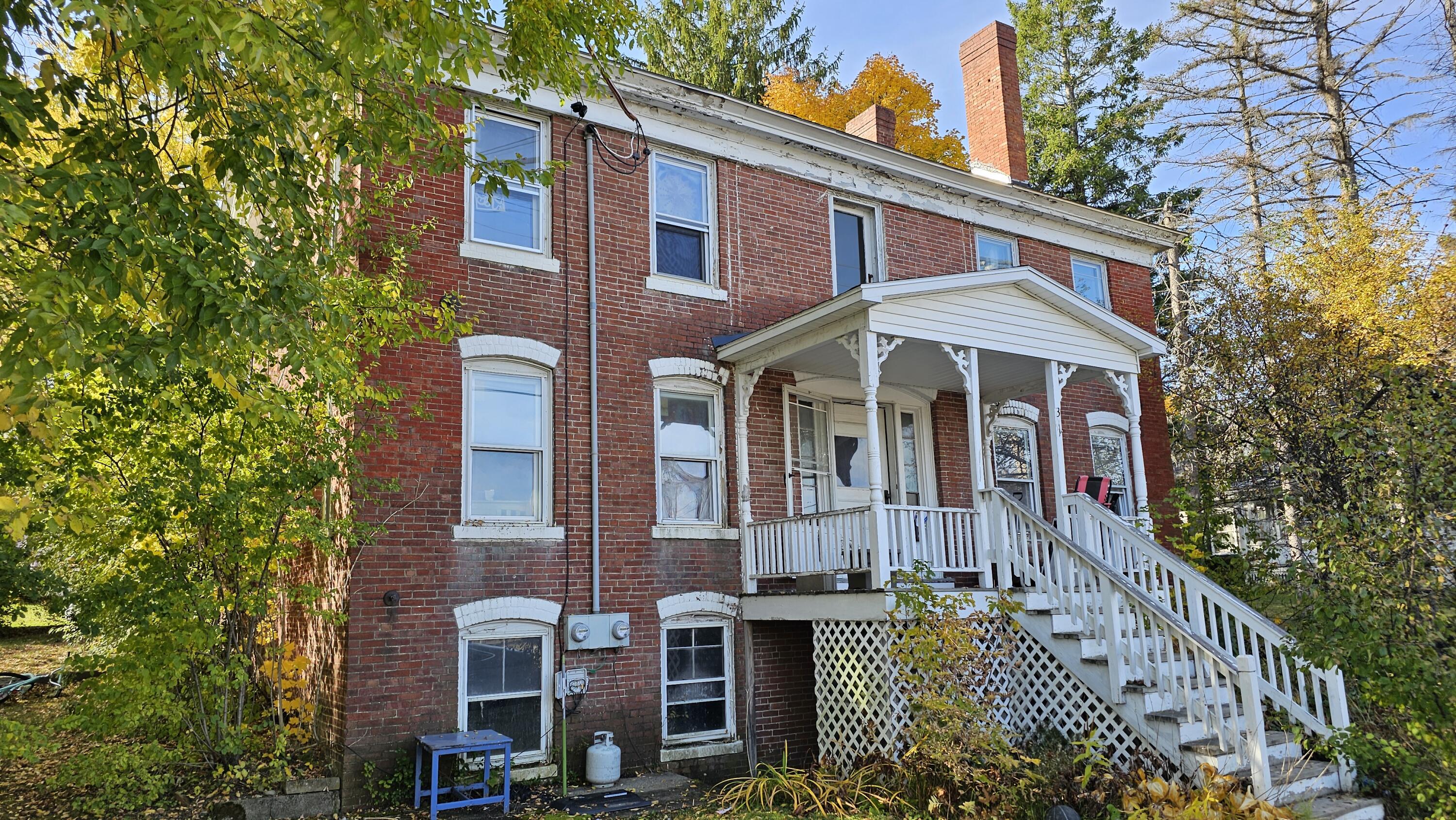 371 Main Street