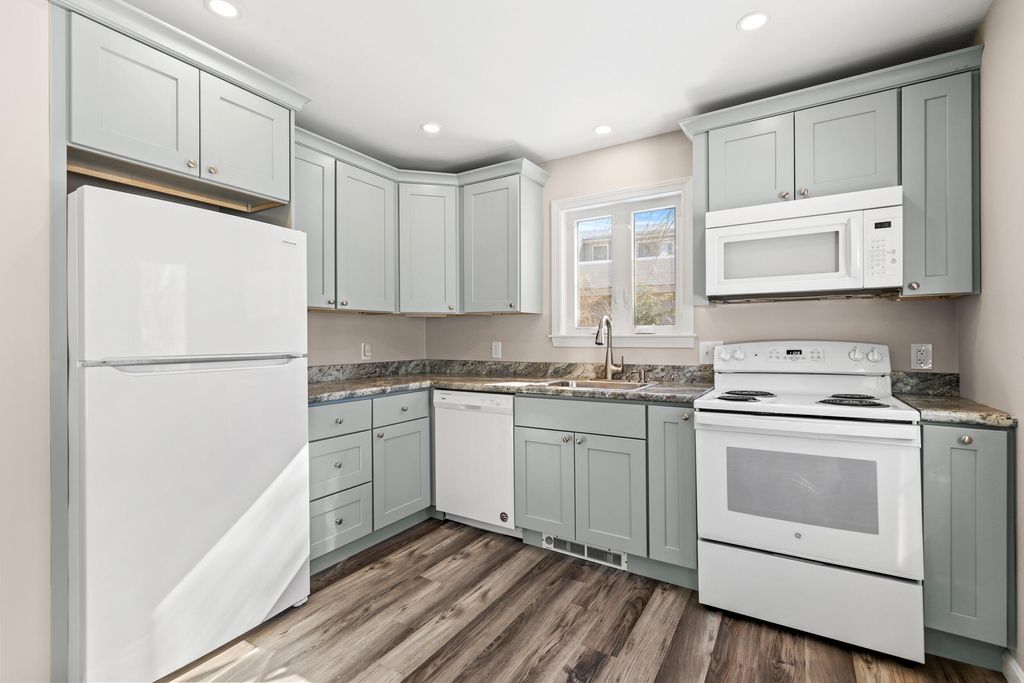 Photo of 224 North Street #104, Saco, ME 04072 (MLS # 1658084)