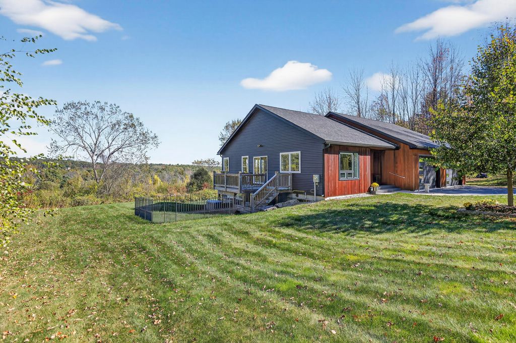 Photo of 27 Hillside Avenue, Falmouth, ME 04105 (MLS # 1640322)