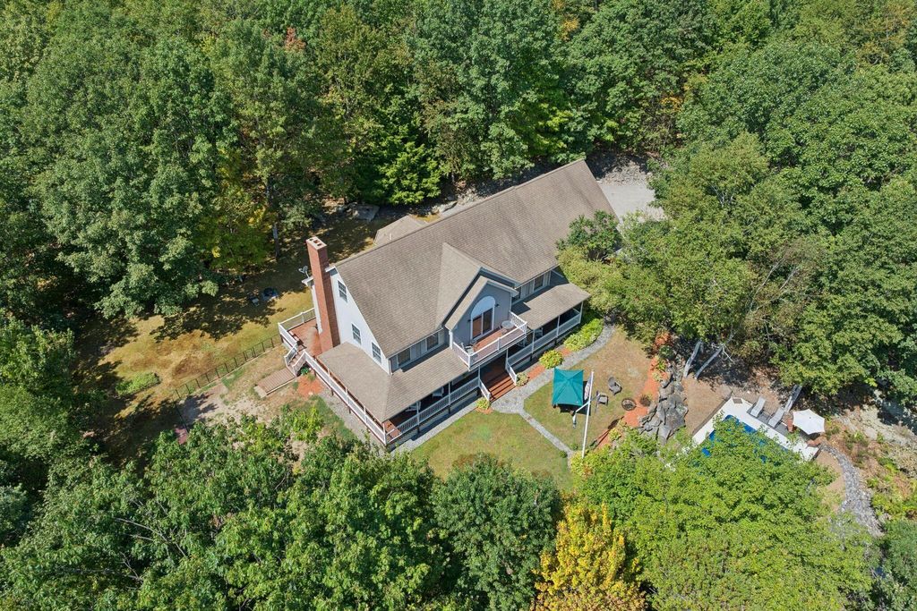 Photo of 111 Daggett Drive, Raymond, ME 04071 (MLS # 1658019)