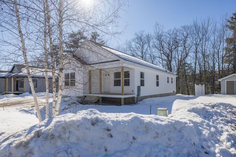 Photo of 17 Streamside Drive, Auburn, ME 04210 (MLS # 1653102)