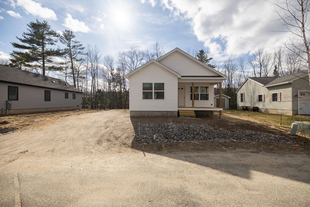 Photo of 17 Streamside Drive, Auburn, ME 04210 (MLS # 1653102)
