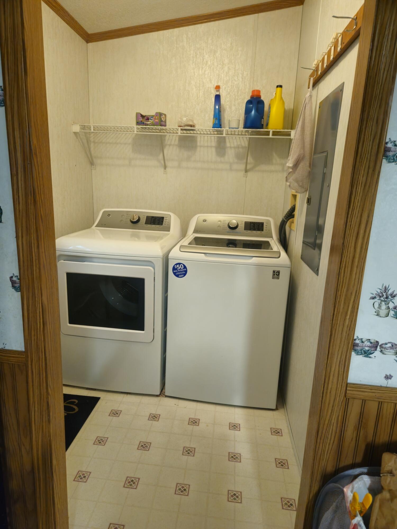 Sidney, Maine 04330, United States, 3 Bedrooms Bedrooms, ,2 BathroomsBathrooms,Residential,Active,147329