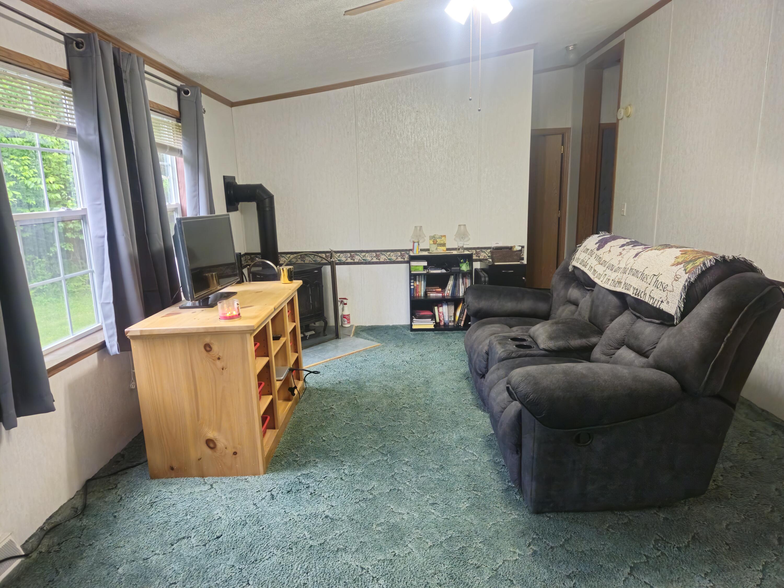 Sidney, Maine 04330, United States, 3 Bedrooms Bedrooms, ,2 BathroomsBathrooms,Residential,Active,147329