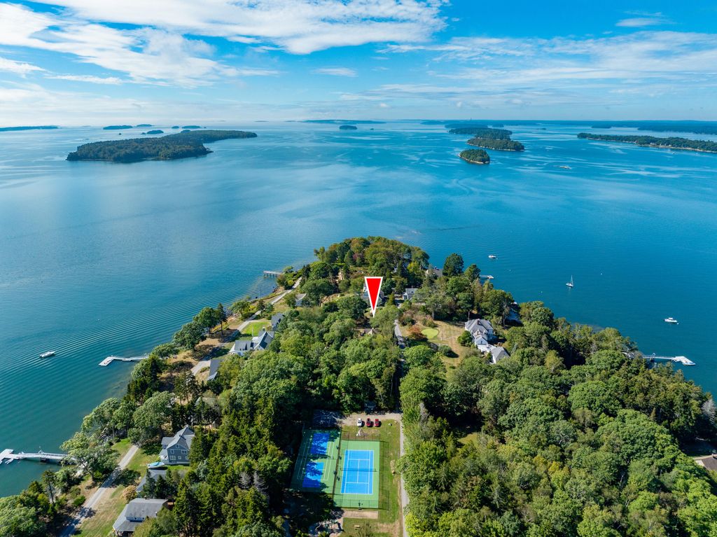 Photo of 83 Central Avenue, Brunswick, ME 04011 (MLS # 1638939)