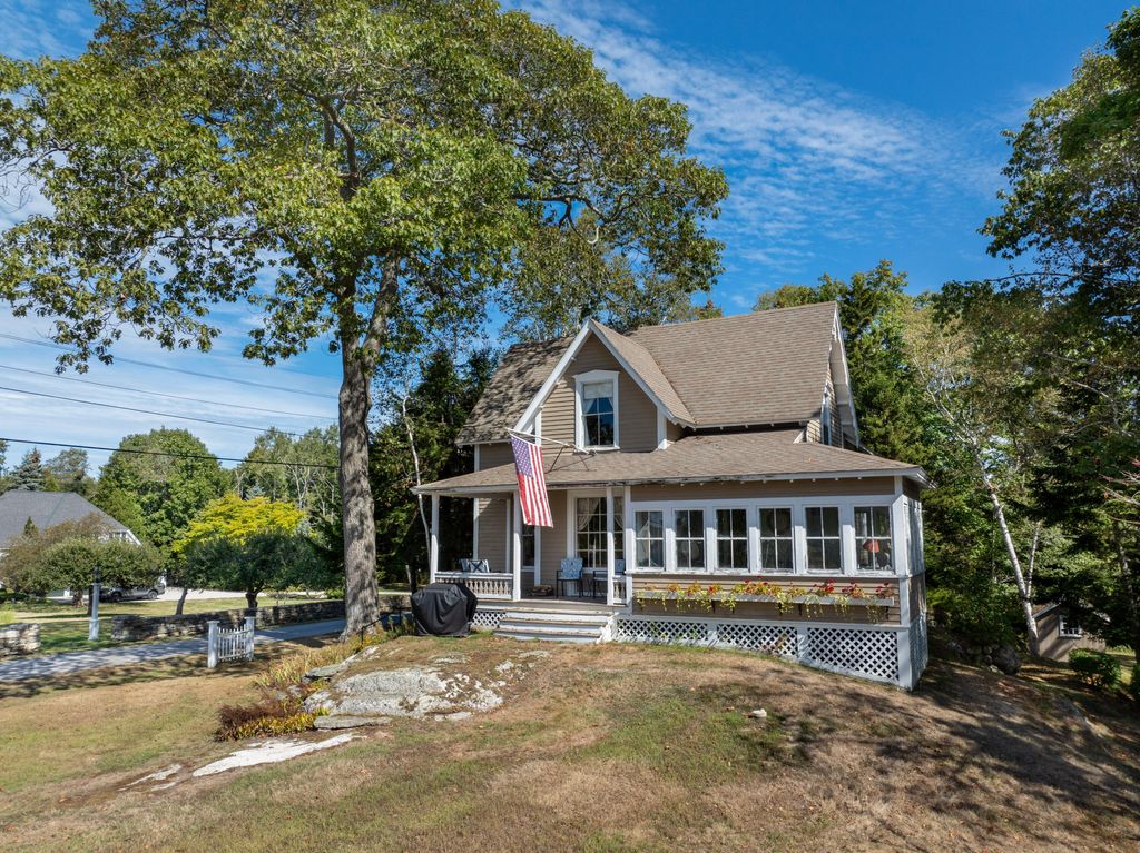 Photo of 83 Central Avenue, Brunswick, ME 04011 (MLS # 1638939)