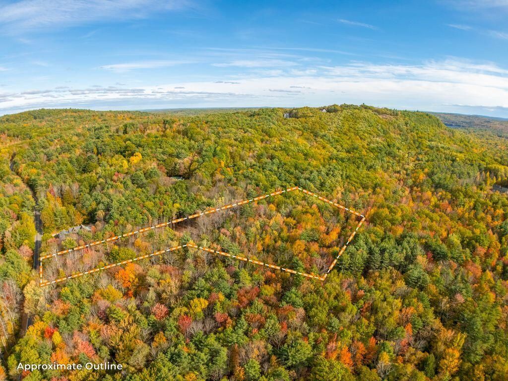 Photo of 192 Mountain Road, Raymond, ME 04071 (MLS # 1649357)