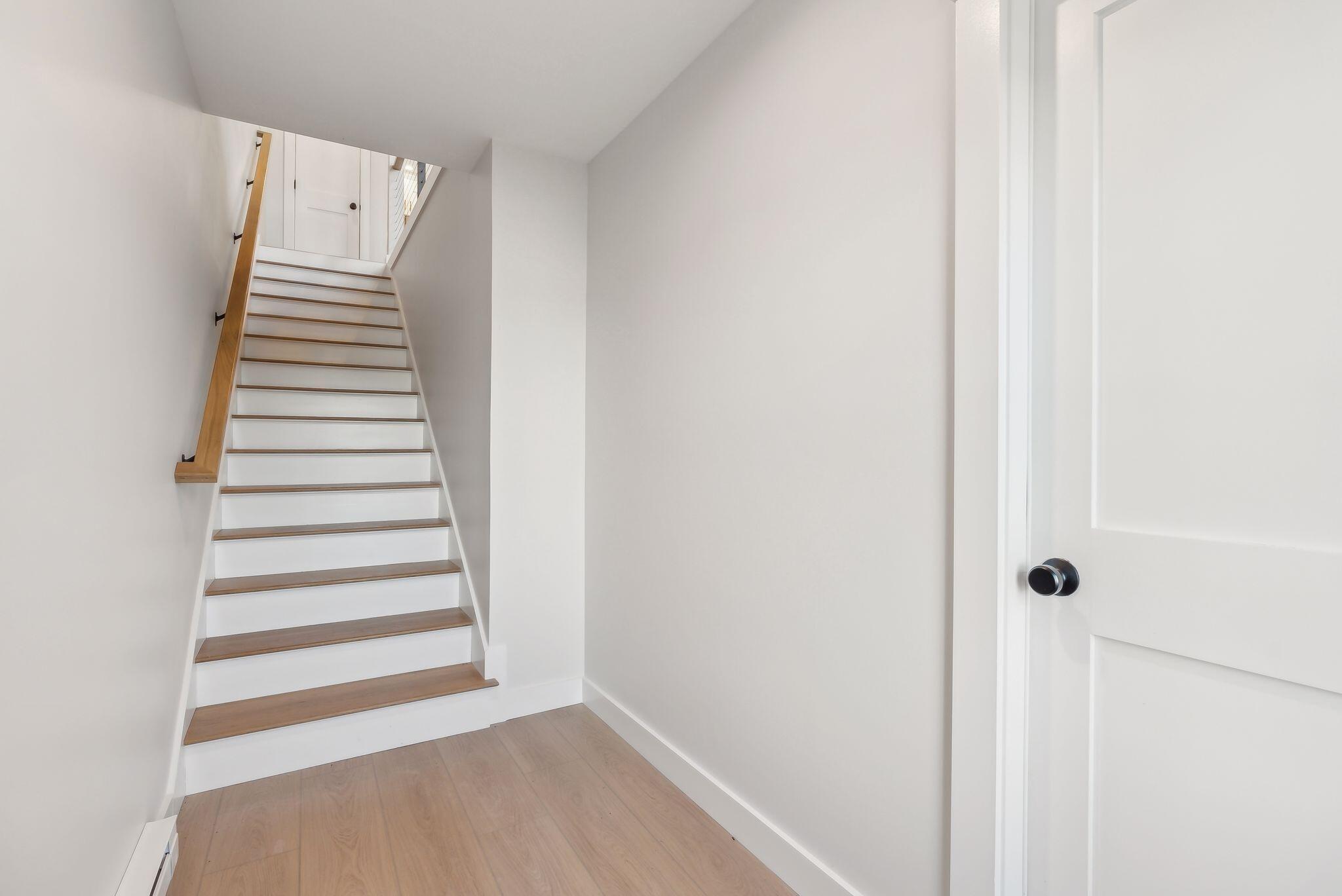 24 Salt Point Drive 24