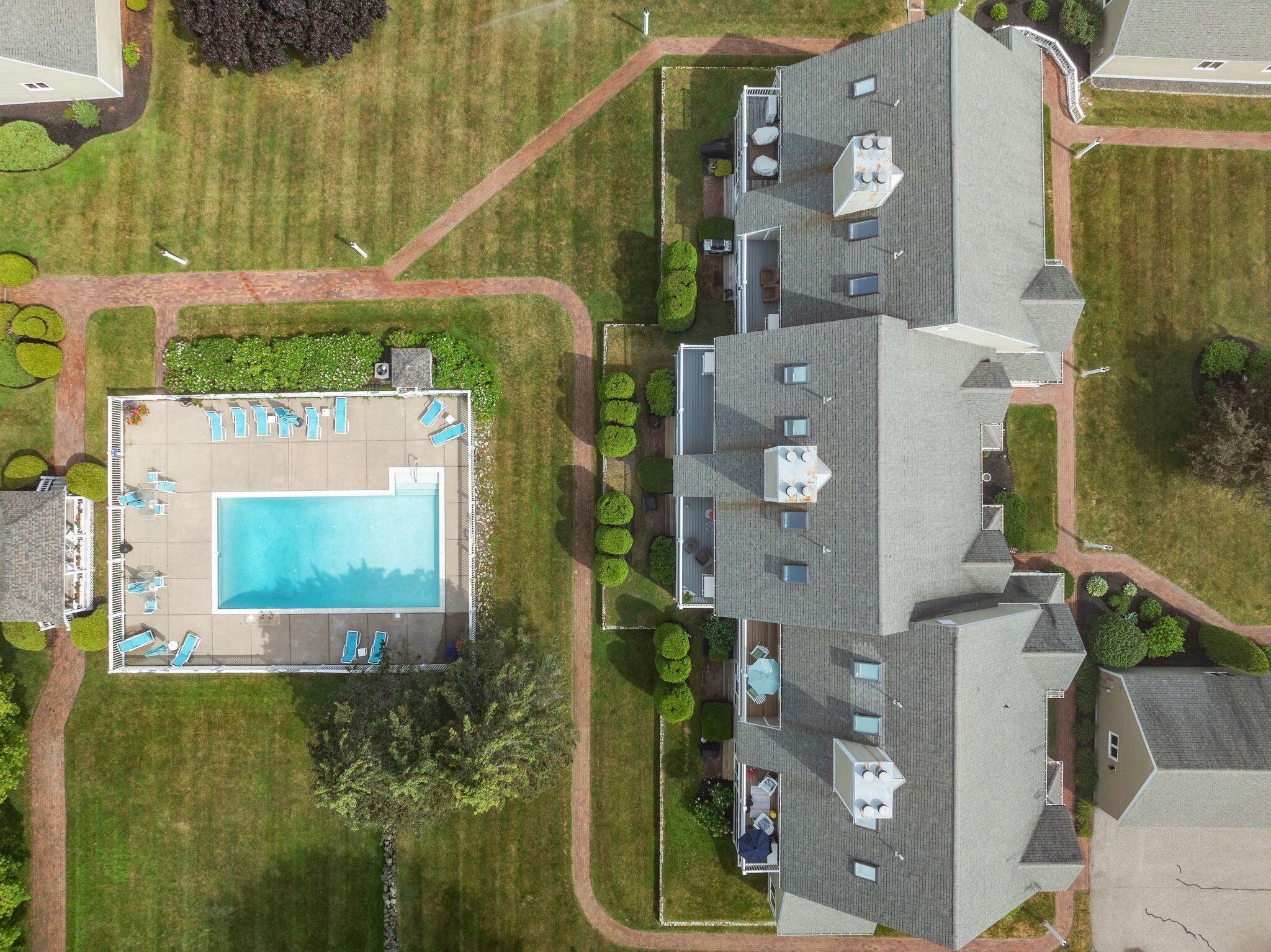 Kennebunk, Maine 04043, United States, 3 Bedrooms Bedrooms, ,3 BathroomsBathrooms,Residential,Pending,165989