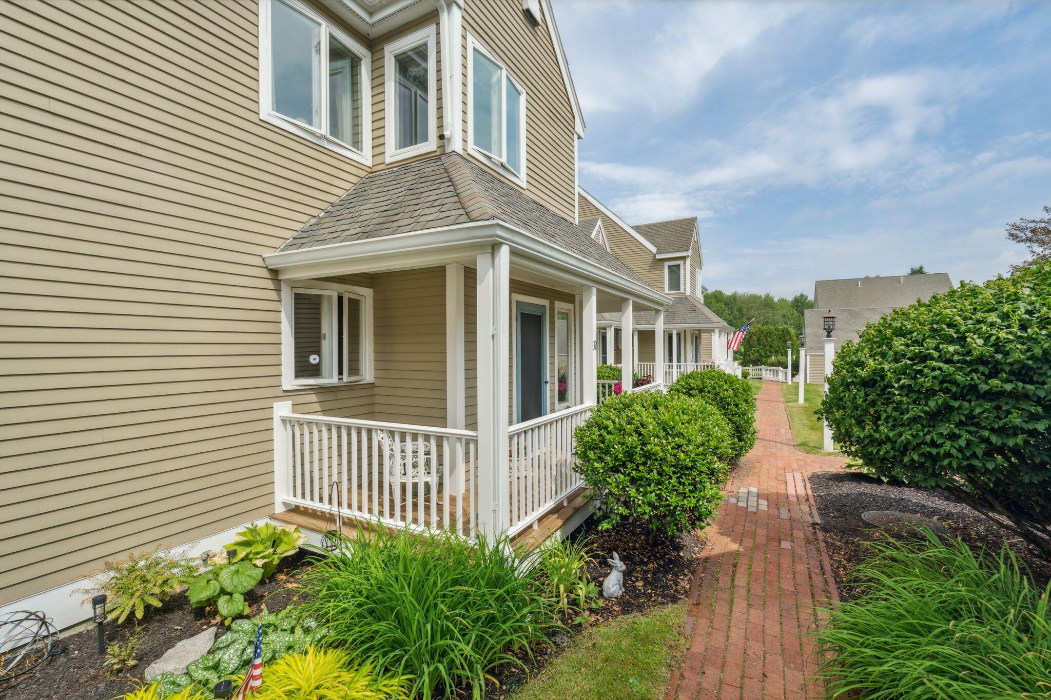 Kennebunk, Maine 04043, United States, 3 Bedrooms Bedrooms, ,3 BathroomsBathrooms,Residential,Pending,165989