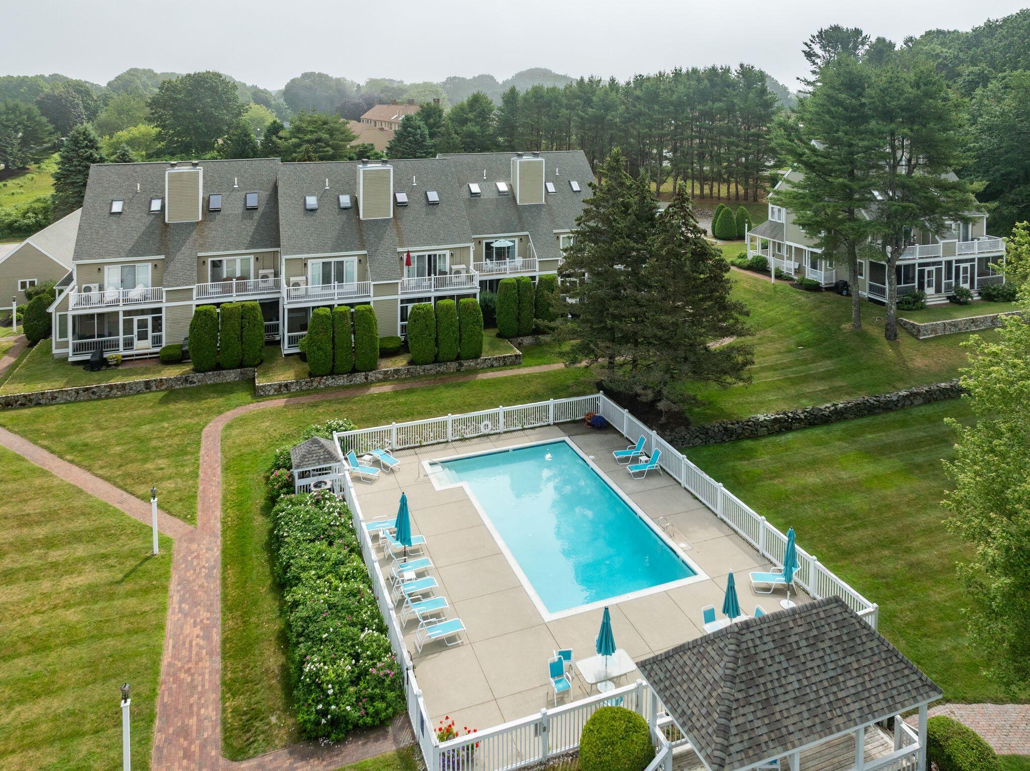 Kennebunk, Maine 04043, United States, 3 Bedrooms Bedrooms, ,3 BathroomsBathrooms,Residential,Pending,165989